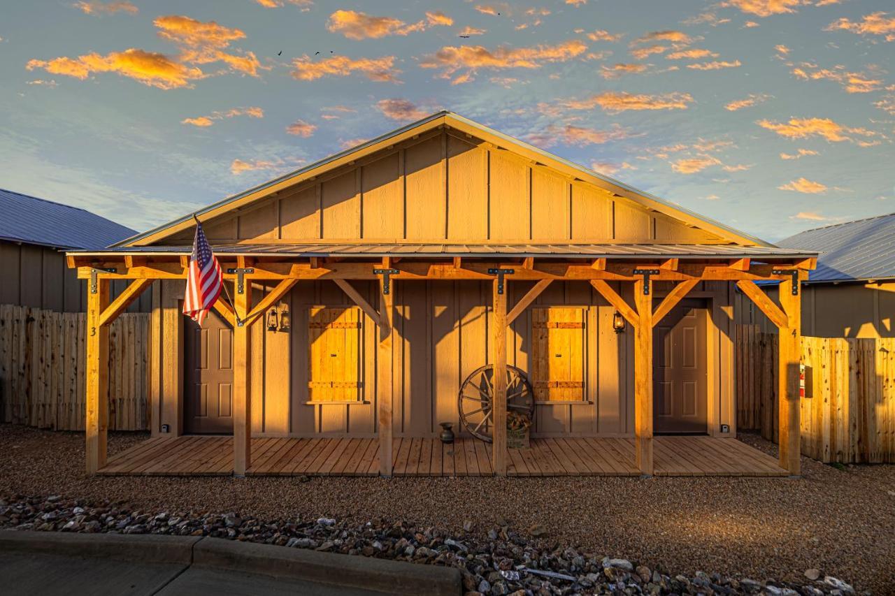 Miners Cabin #4 - King Bed - Private Balcony With Views Tombstone Exterior photo